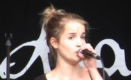 Sängerin beim Stadtfest