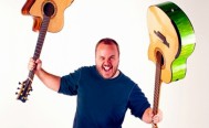 Wir verlosen 3 x 2 Freikarten für Guitarmaster Andy McKee!